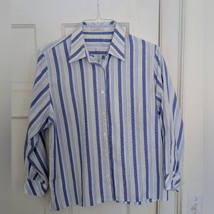 Foxcroft 60/40 Cotton Poly Blue and White Striped Blouse Sz 14